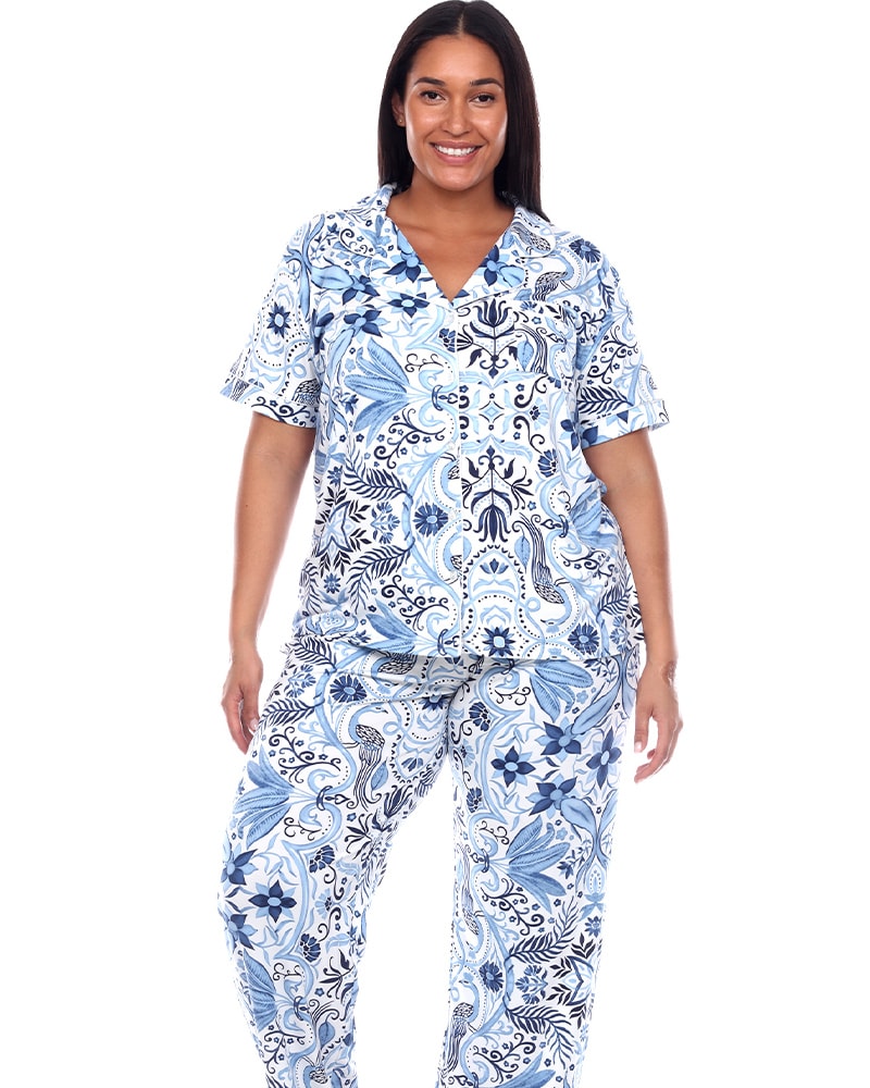 Front of a model wearing a size 3X Short Sleeve & Pants Tropical Pajama Set in White/Blue by White Mark. | dia_product_style_image_id:247811